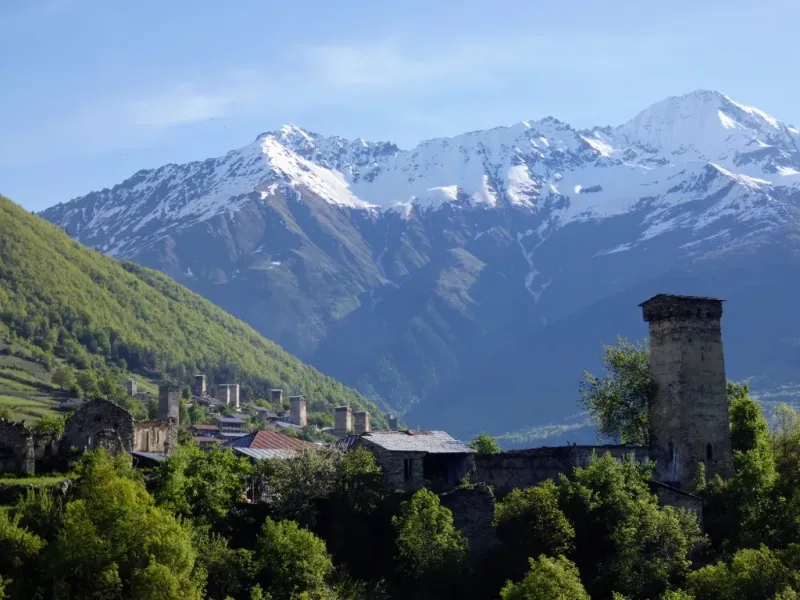 Traditionelles Bergdorf Svanetien im Kaukasus, Georgien