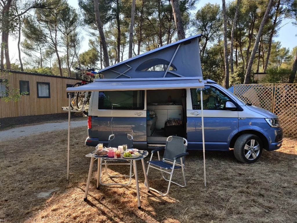 Frühstück am Camper